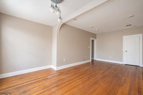 35 Irving Avenue Newark NJ 07112