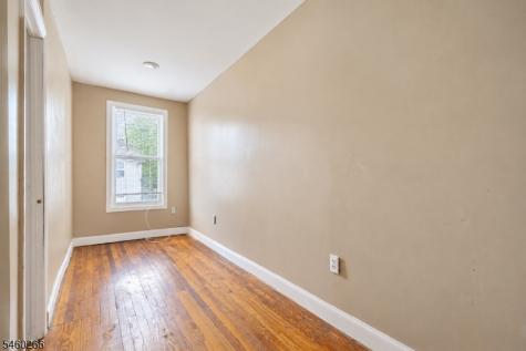 35 Irving Avenue Newark NJ 07112