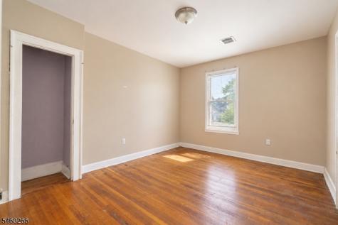 35 Irving Avenue Newark NJ 07112
