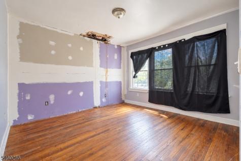 35 Irving Avenue Newark NJ 07112