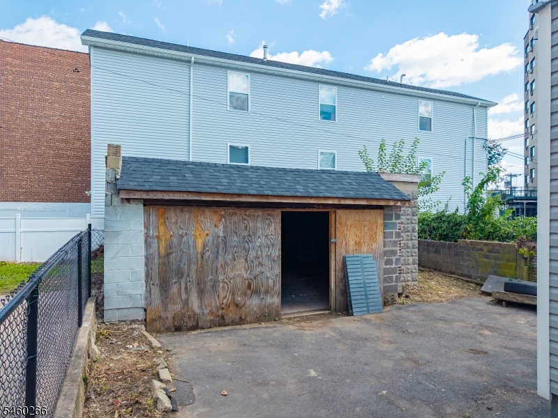 35 Irving Avenue Newark NJ 07112
