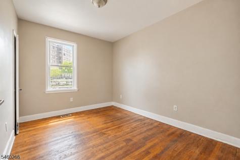 35 Irving Avenue Newark NJ 07112