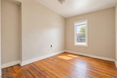 35 Irving Avenue Newark NJ 07112