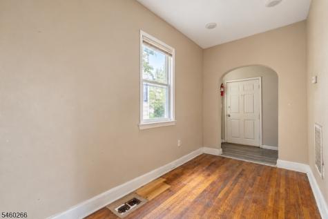 35 Irving Avenue Newark NJ 07112