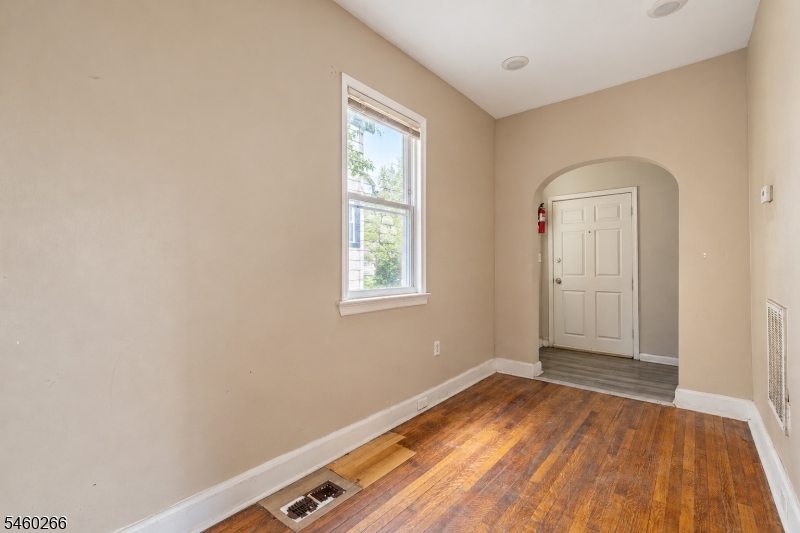 35 Irving Avenue Newark NJ 07112