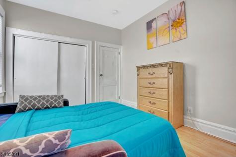 35 Chester Avenue Irvington NJ 07111