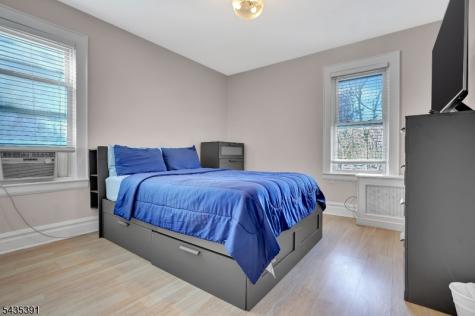 35 Chester Avenue Irvington NJ 07111