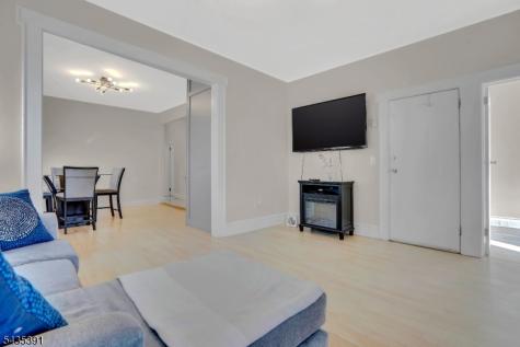 35 Chester Avenue Irvington NJ 07111