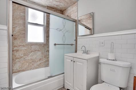 35 Chester Avenue Irvington NJ 07111