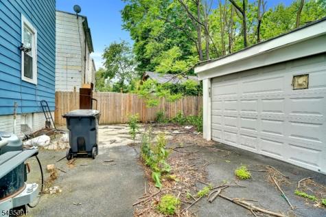35 Chester Avenue Irvington NJ 07111
