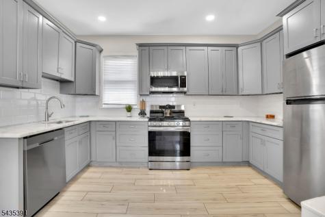 35 Chester Avenue Irvington NJ 07111