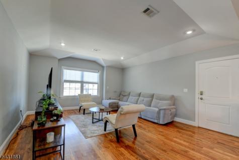 657 Jefferson Avenue Elizabeth NJ 07201