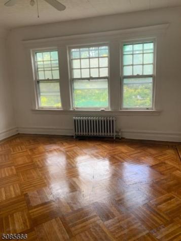 852 S 13th Street Newark NJ 07108