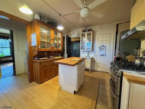 48 S Willow Street Montclair NJ 07042