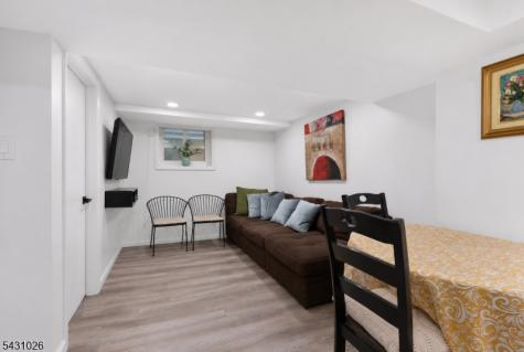 293 Clifton Avenue Newark NJ 07104