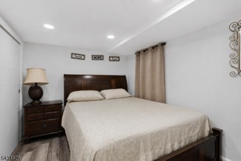 293 Clifton Avenue Newark NJ 07104