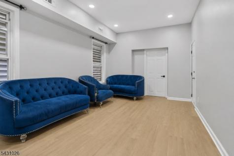 293 Clifton Avenue Newark NJ 07104