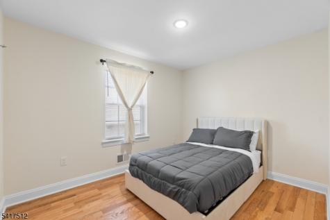 337 13TH Avenue Newark NJ 07103