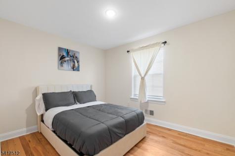 337 13TH Avenue Newark NJ 07103