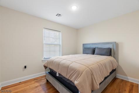 337 13TH Avenue Newark NJ 07103