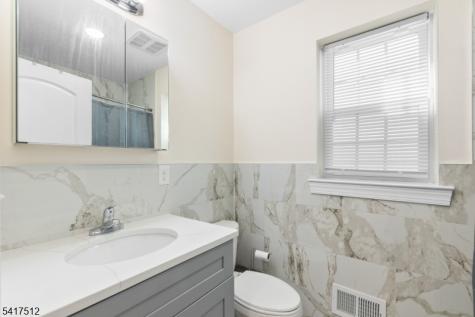337 13TH Avenue Newark NJ 07103