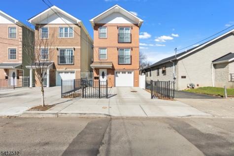 337 13TH Avenue Newark NJ 07103