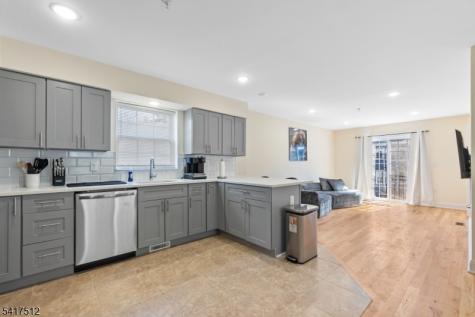 337 13TH Avenue Newark NJ 07103