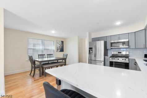 337 13TH Avenue Newark NJ 07103