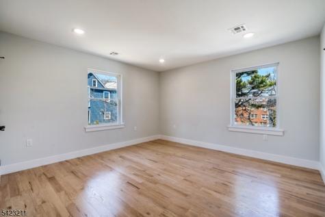 25 Brookside Avenue Irvington NJ 07111