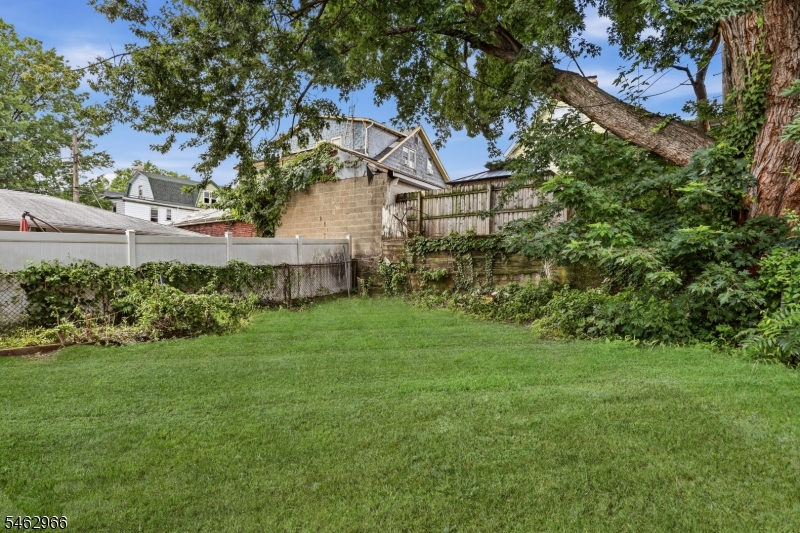 407 Chadwick Avenue Newark NJ 07112