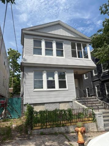 33 Rose Terrace Newark NJ 07108