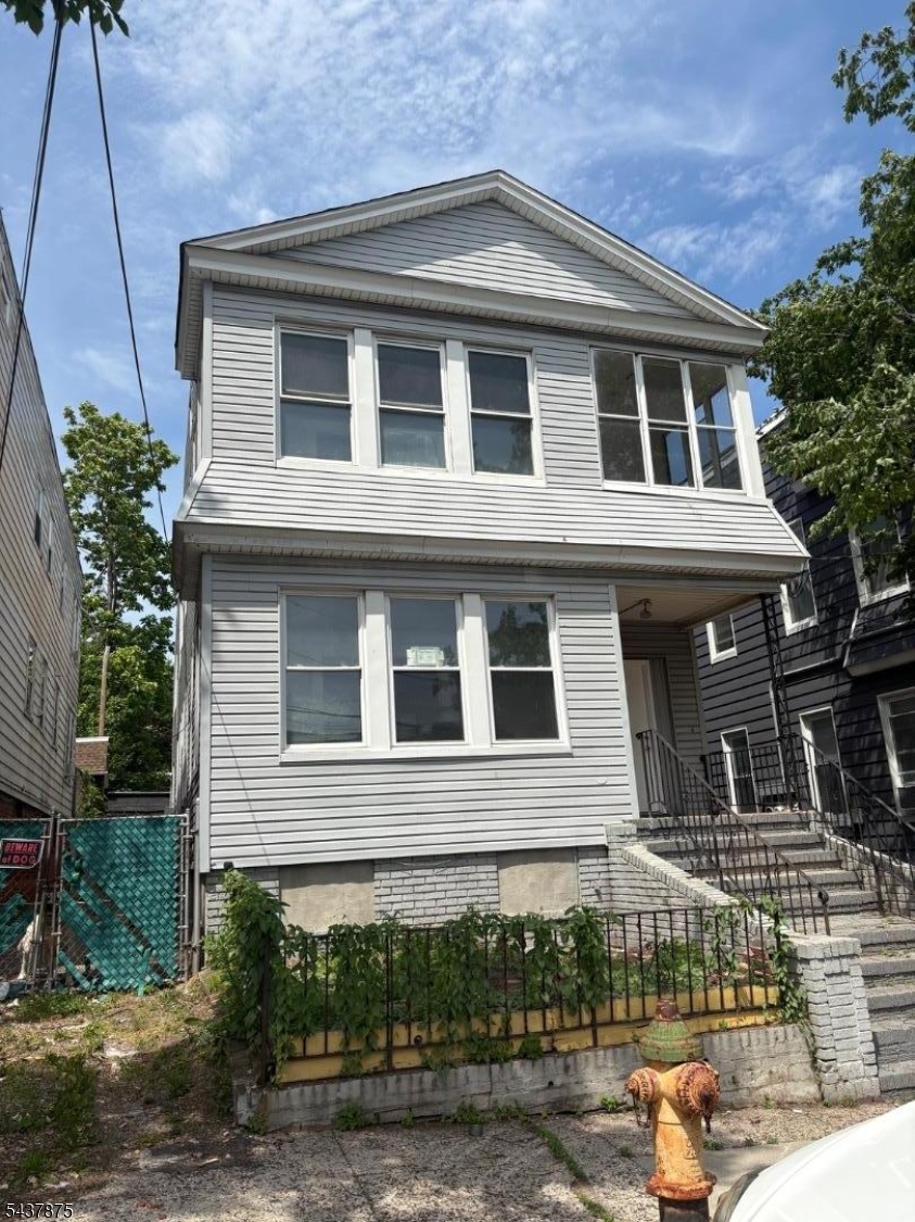 33 Rose Terrace Newark NJ 07108