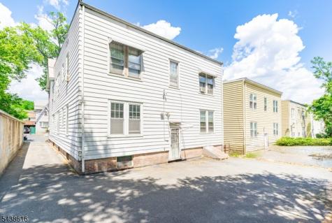 126 Scofield Street Newark NJ 07106