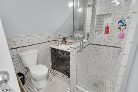 564 Hudson Avenue Weehawken NJ 07086