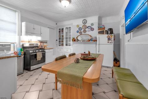 564 Hudson Avenue Weehawken NJ 07086