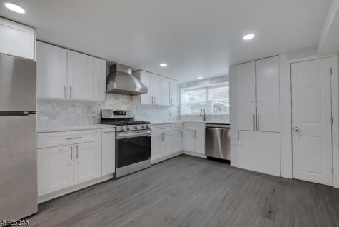 20 S Corabelle Avenue Lodi NJ 07644
