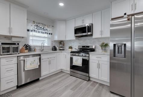 20 S Corabelle Avenue Lodi NJ 07644