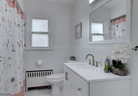 20 S Corabelle Avenue Lodi NJ 07644