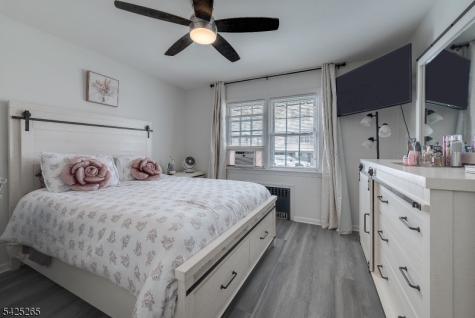 20 S Corabelle Avenue Lodi NJ 07644