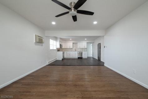 20 S Corabelle Avenue Lodi NJ 07644