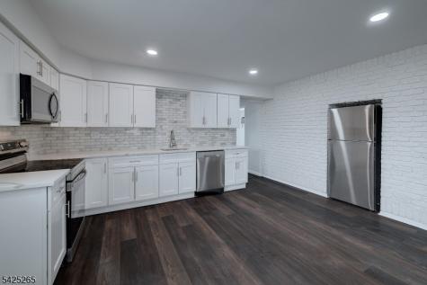 20 S Corabelle Avenue Lodi NJ 07644