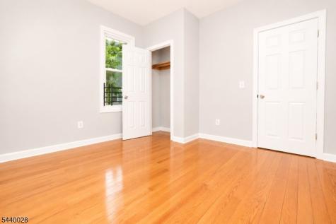 136 Dewey Street Newark NJ 07112