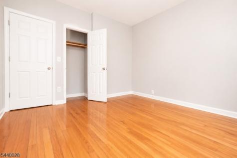 136 Dewey Street Newark NJ 07112