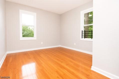 136 Dewey Street Newark NJ 07112
