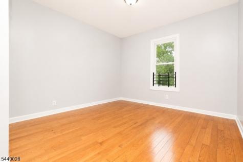 136 Dewey Street Newark NJ 07112