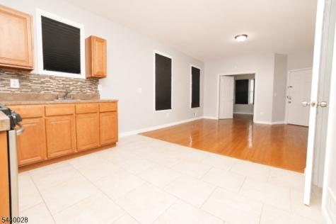 136 Dewey Street Newark NJ 07112