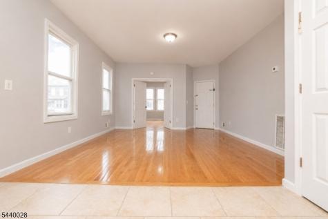136 Dewey Street Newark NJ 07112