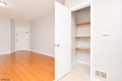 136 Dewey Street Newark NJ 07112