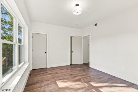 822 S 20th Street Newark NJ 07108