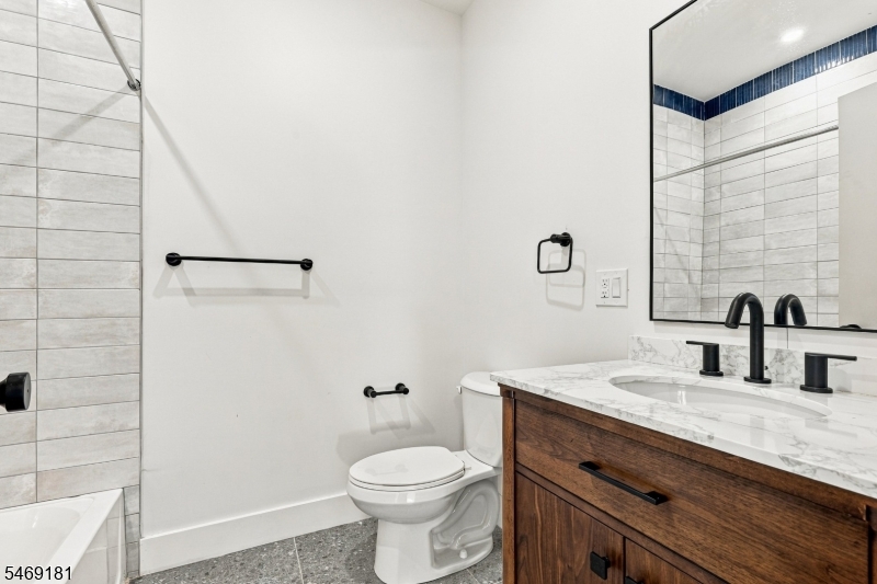 822 S 20th Street Newark NJ 07108